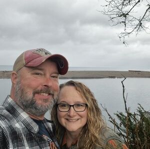 Meet your Posher, Wayne And Heidi